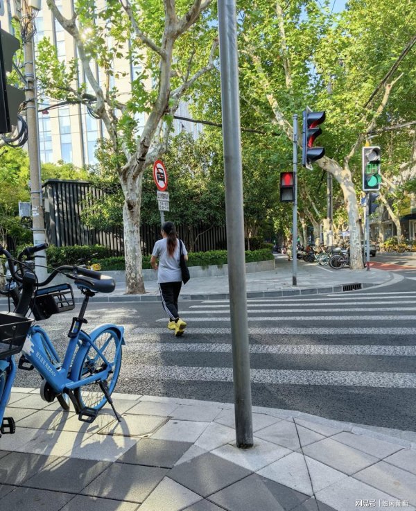 赢赢顺配资 自从搬来杭州之后，我才发现一个问题，比我住在北京消费高N倍